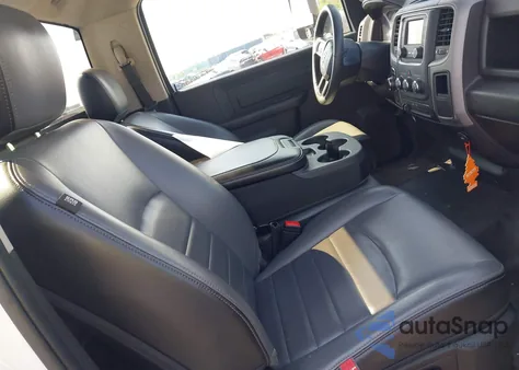 2022 Ram 1500 Classic Tradesman 4X2 8' Box из США, поврежденный, VIN 3C6JR6DG2NG300895